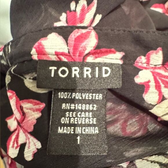Torrid Size 1 Black Floral Bubble Hem Chiffon Blouse - Picture 4 of 4